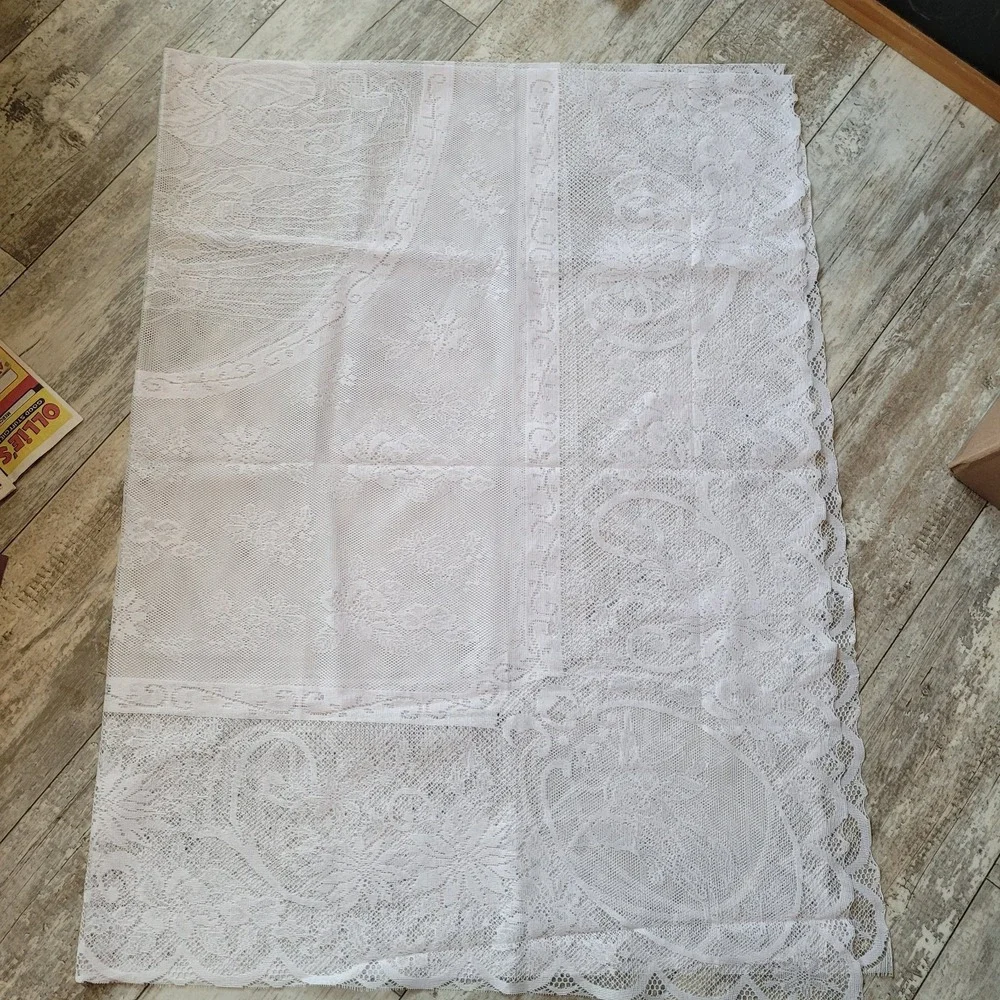 Vintage White Lace Tablecloth Nativity Christmas Christ Jesus‎ Cottagecore 60x80